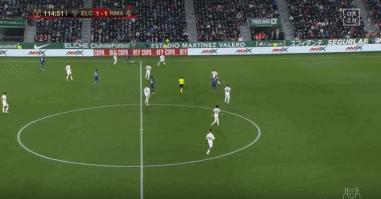 六台：诺坎普仍未投入使用，巴萨考虑向瓦伦球迷分配备用球场门票