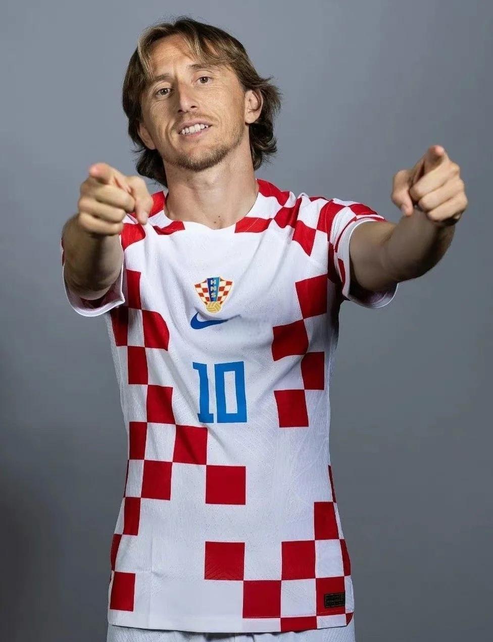 内姆布哈德延续状态＆弗拉格半场高效，独行侠半场领先10分